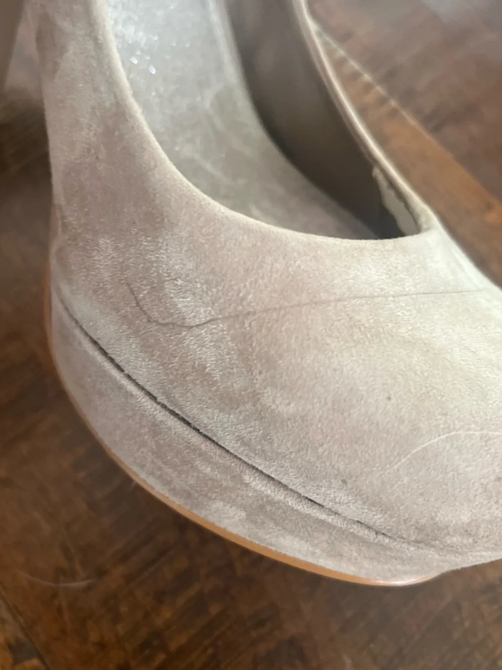 Gianni Bini retro taupe suede platform heels with round toes sz 9
